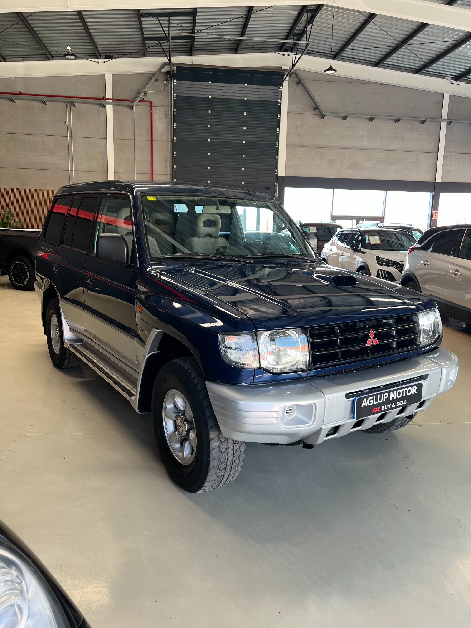 MITSUBISHI MONTERO 4x4 7 PLAZAS