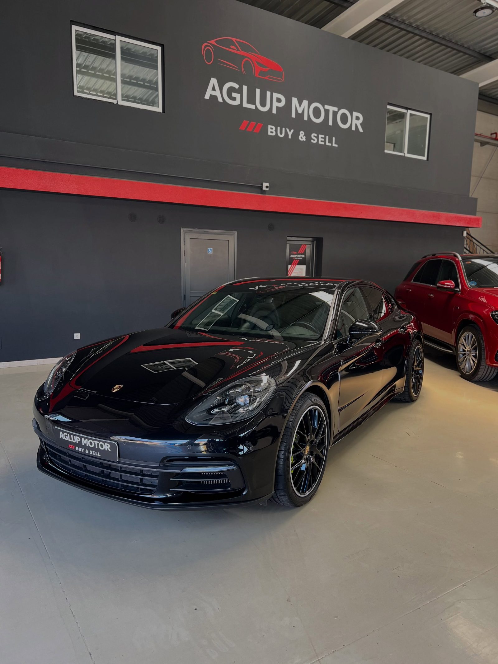 PORSCHE PANAMERA