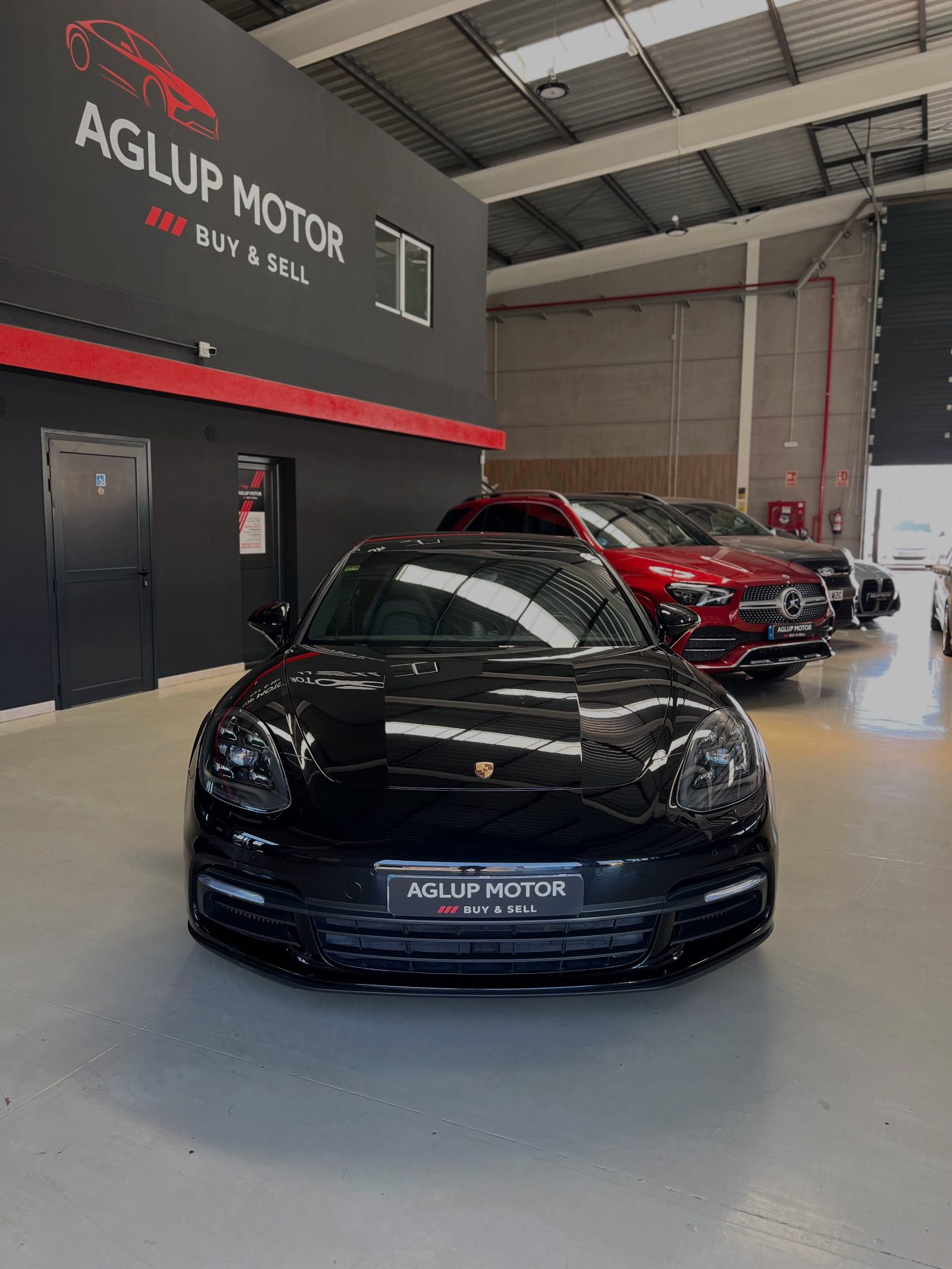 PORSCHE PANAMERA