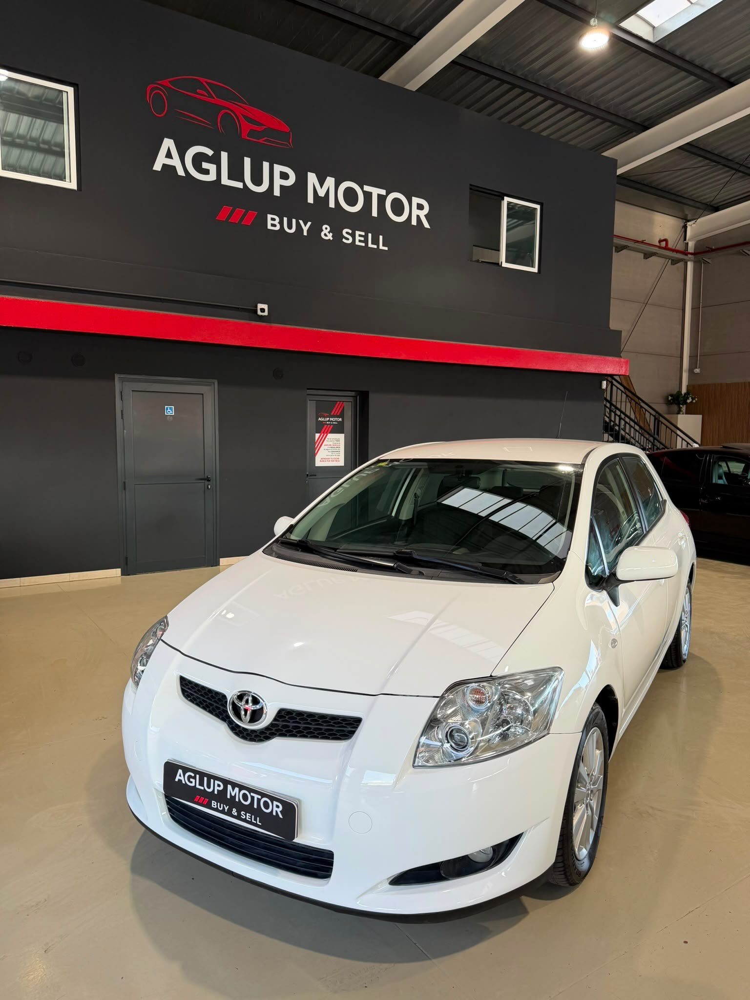 TOYOTA auris