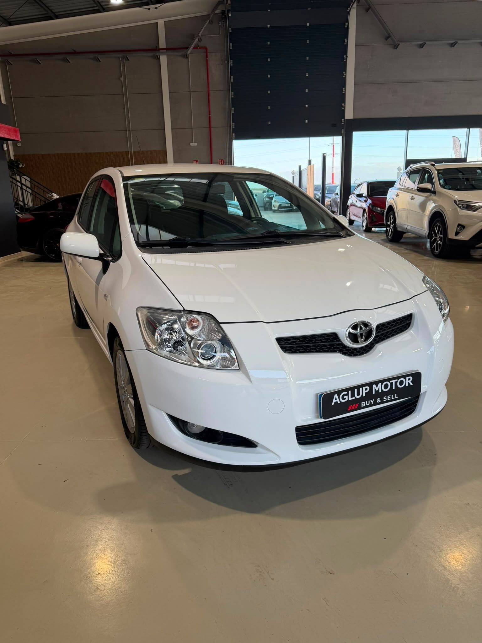TOYOTA auris